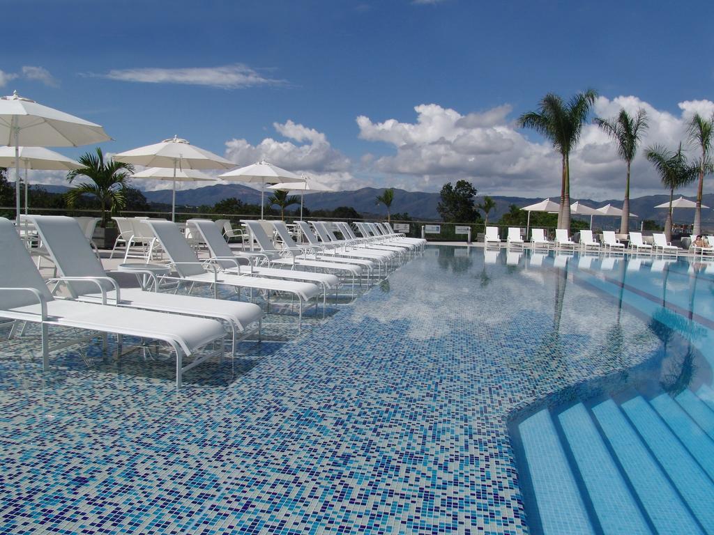 Club Campestre De Bucaramanga Hotell Floridablanca Exteriör bild