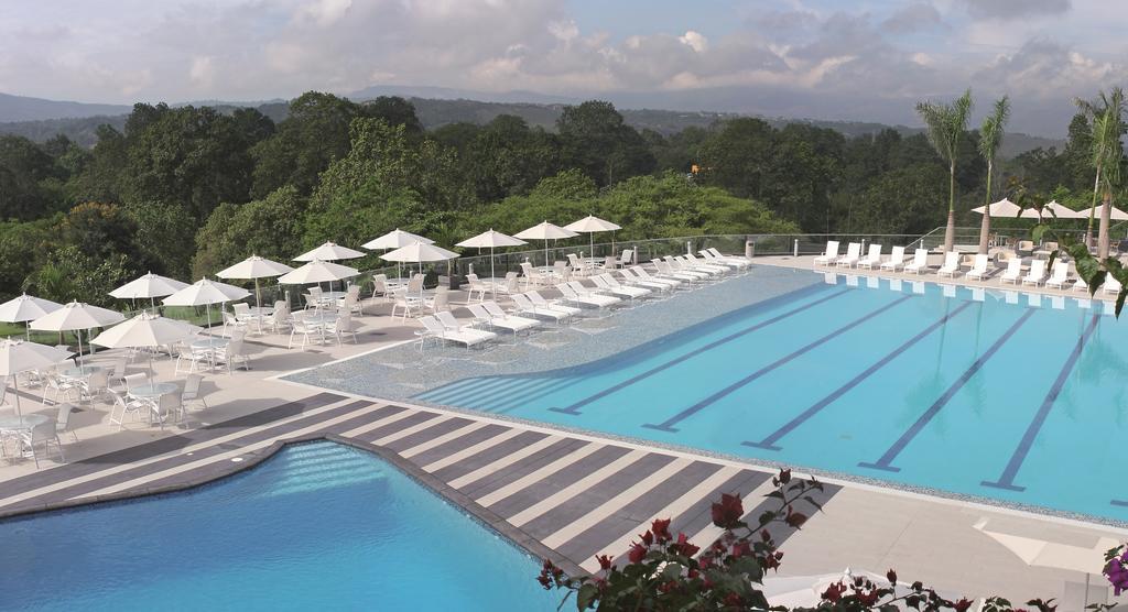 Club Campestre De Bucaramanga Hotell Floridablanca Exteriör bild
